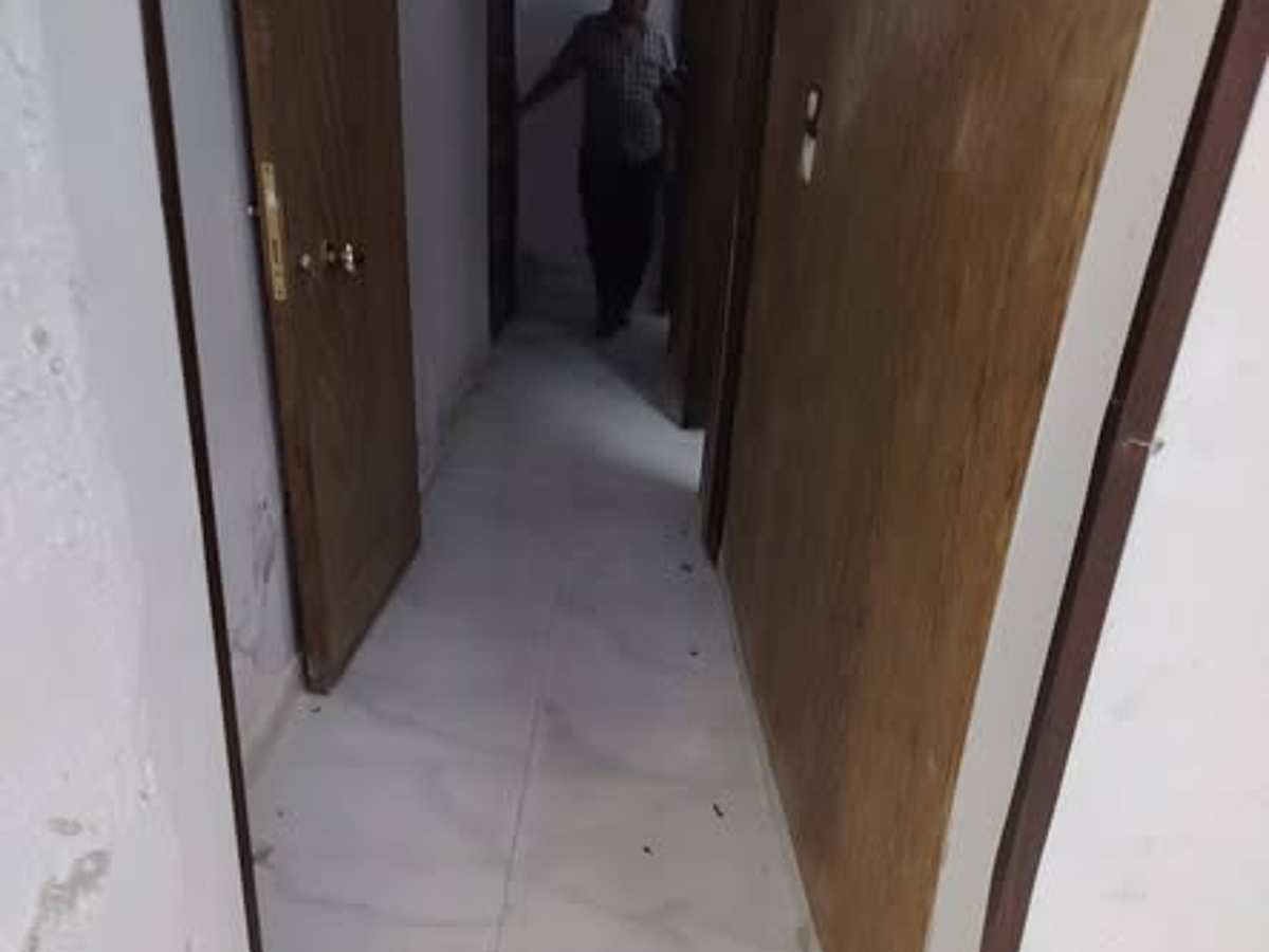 مكتب 3 غرف 90م² للإيجار