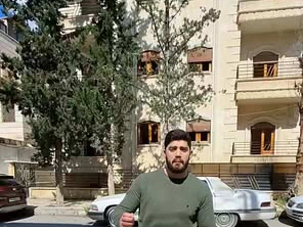 شقة 4 غرف طابق 3 للبيع