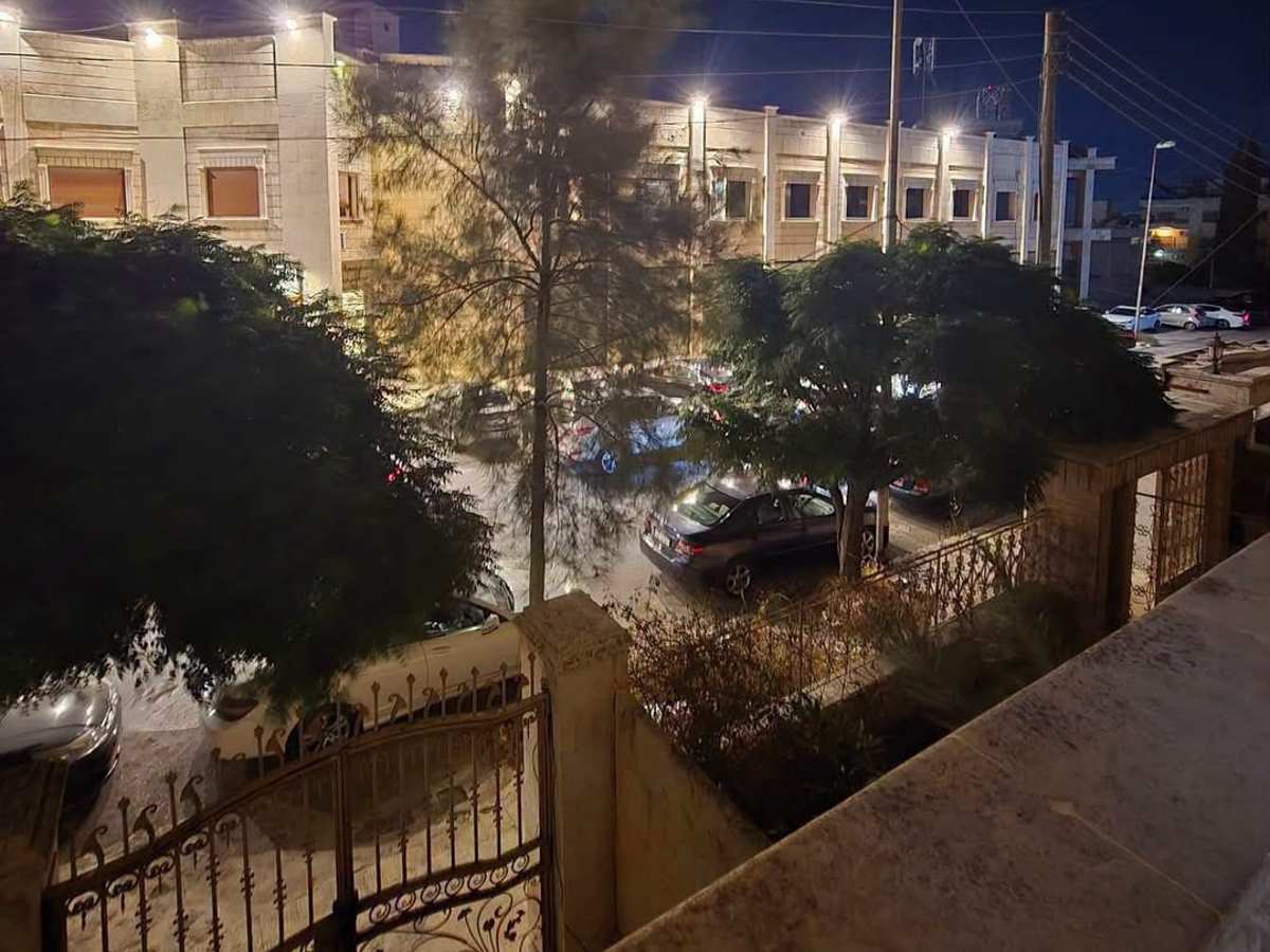 شقة 6 غرف طابق 1 للإيجار