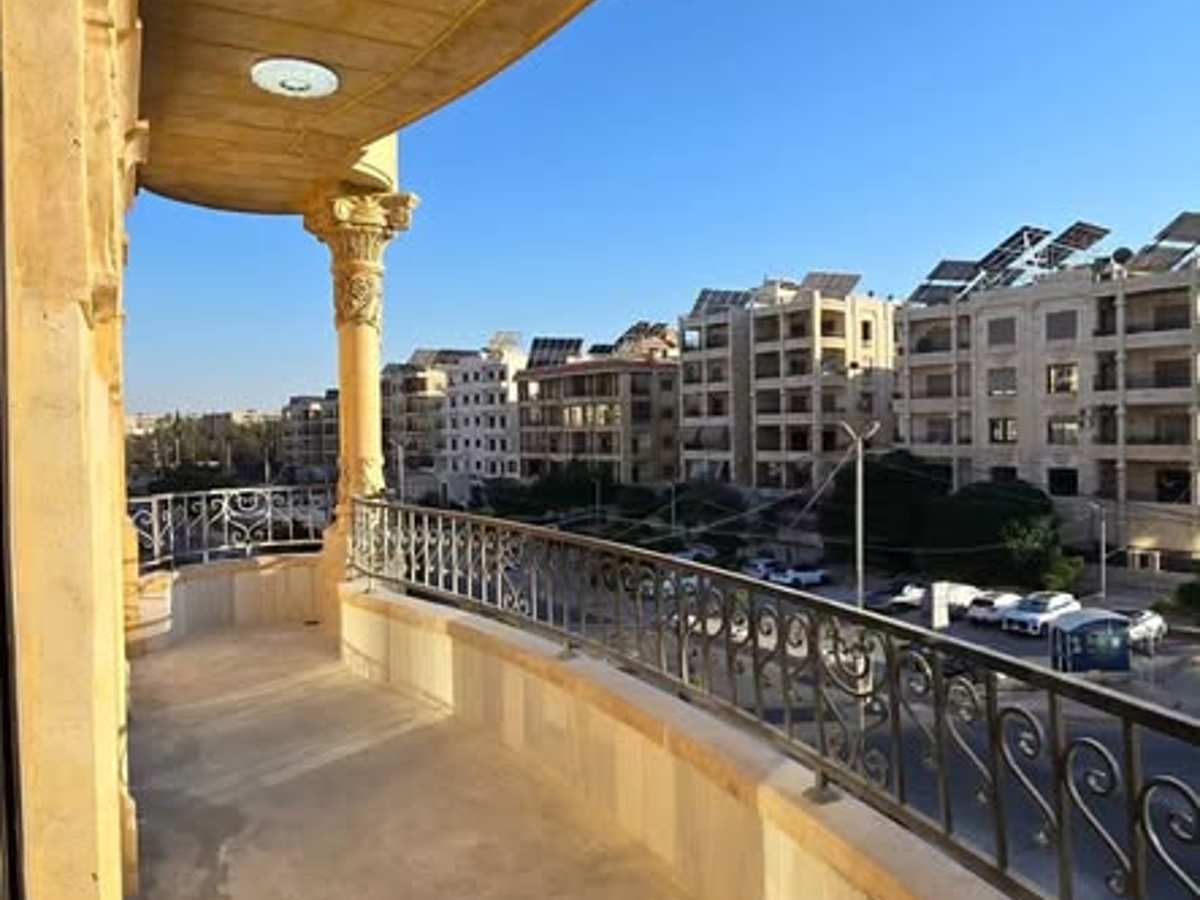 شقة 5 غرف 1 صالات طابق 2 للبيع