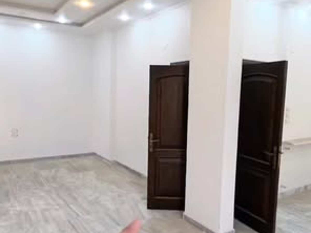 شقة 5 غرف طابق 2 للبيع