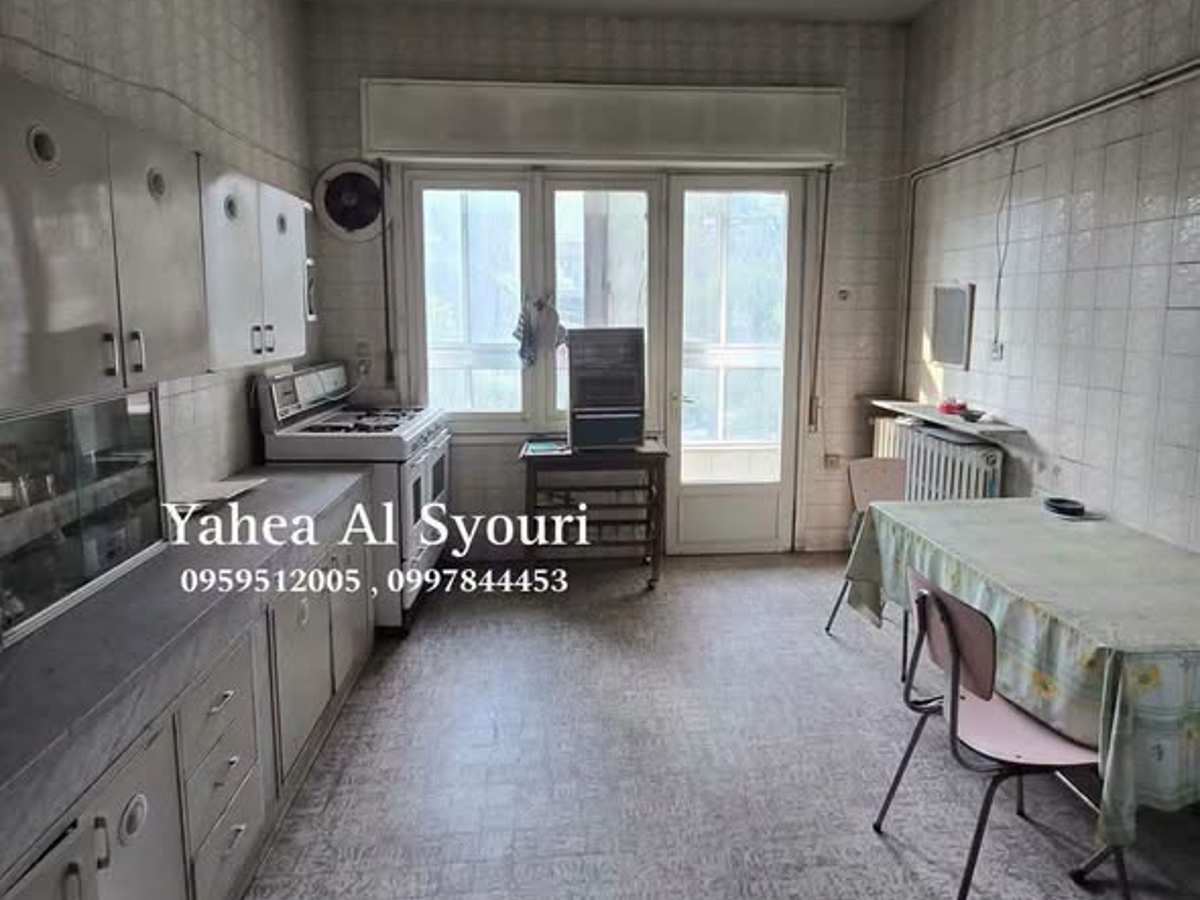 شقة 3 غرف 3 صالات 285م² طابق 2 للبيع
