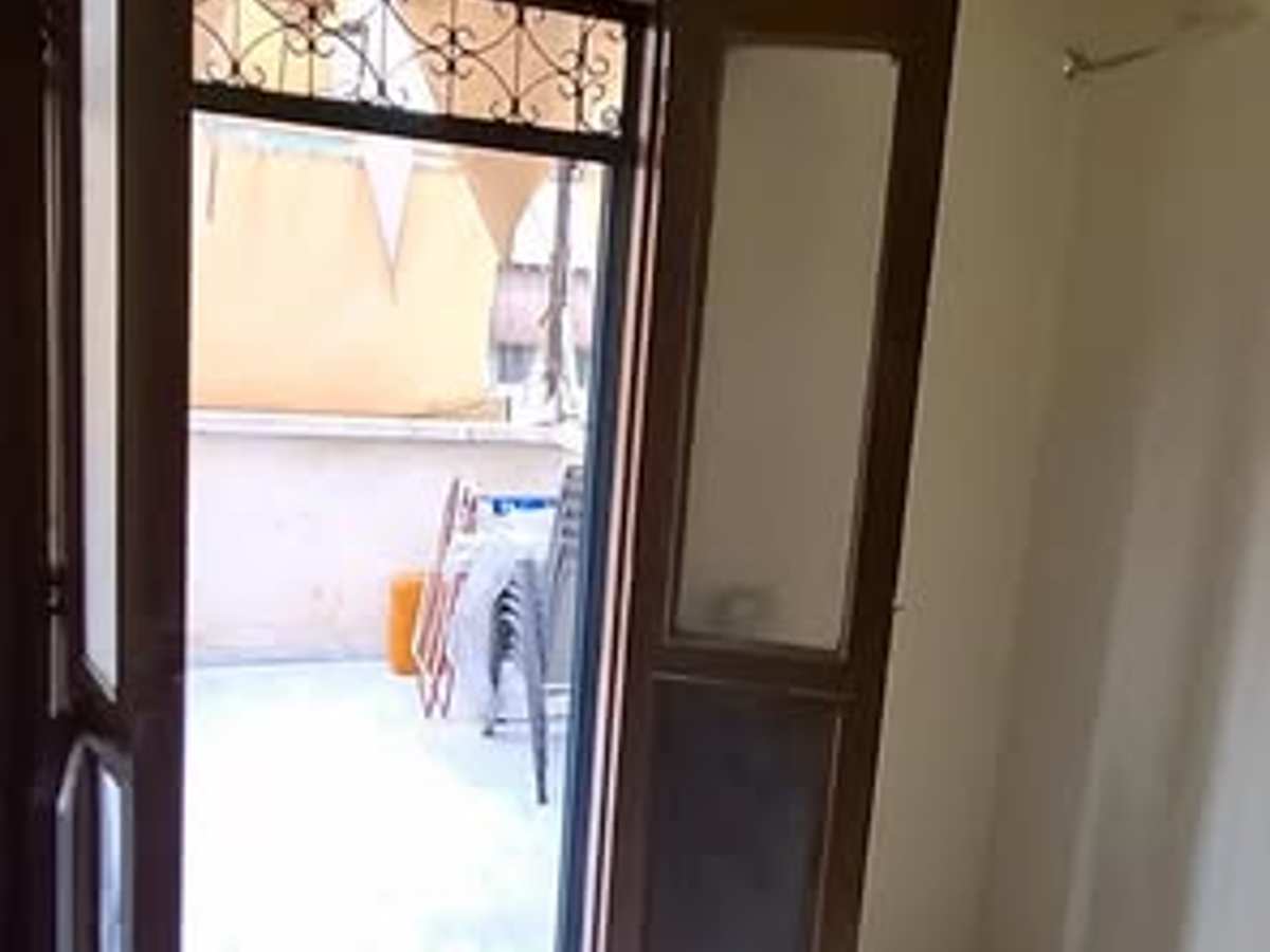 شقة 4 غرف طابق 1 للبيع