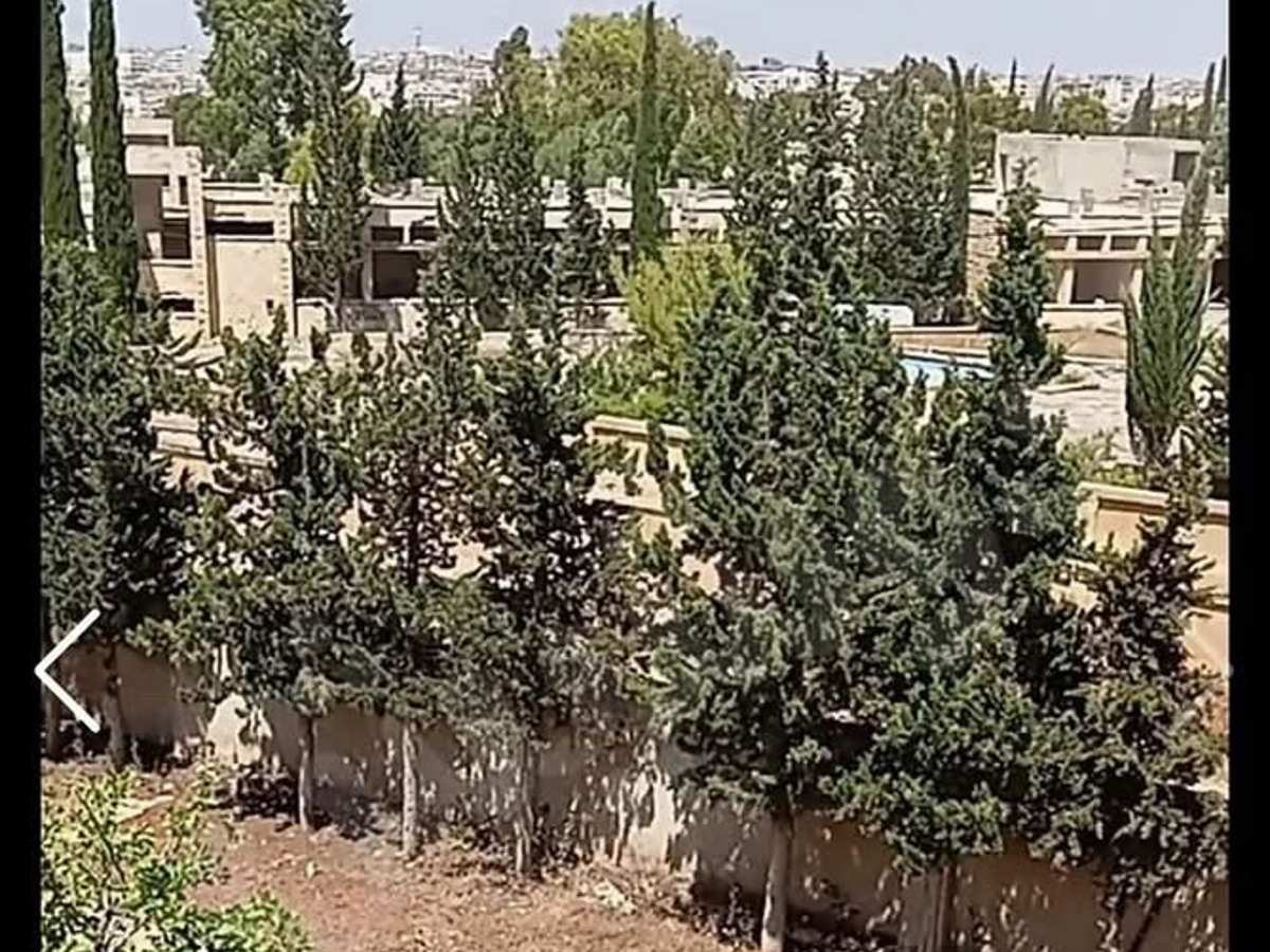 فيلا 4 غرف 1 صالات 350م² للبيع