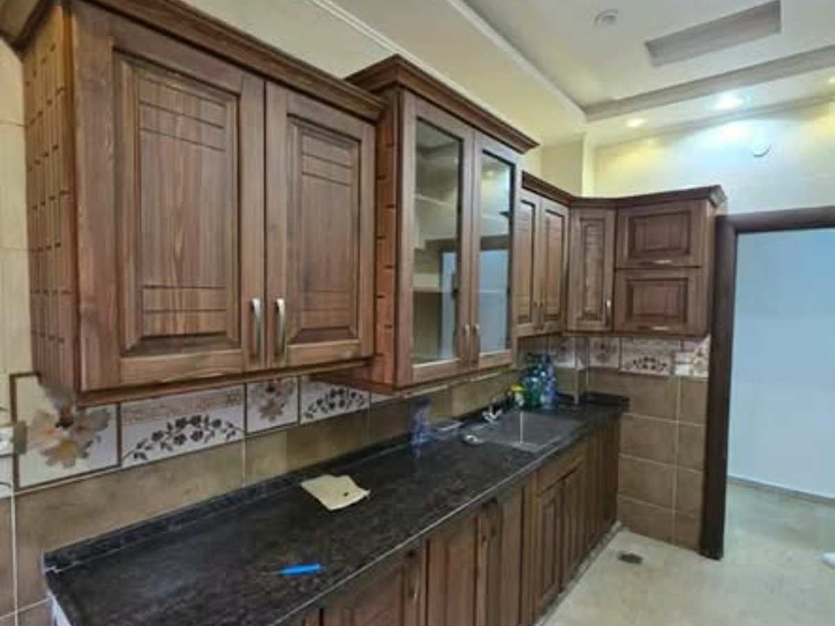 شقة 5 غرف طابق 1 للبيع