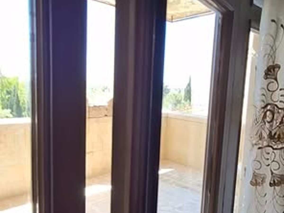 شقة 6 غرف 300م² طابق 1 مع فرش للبيع