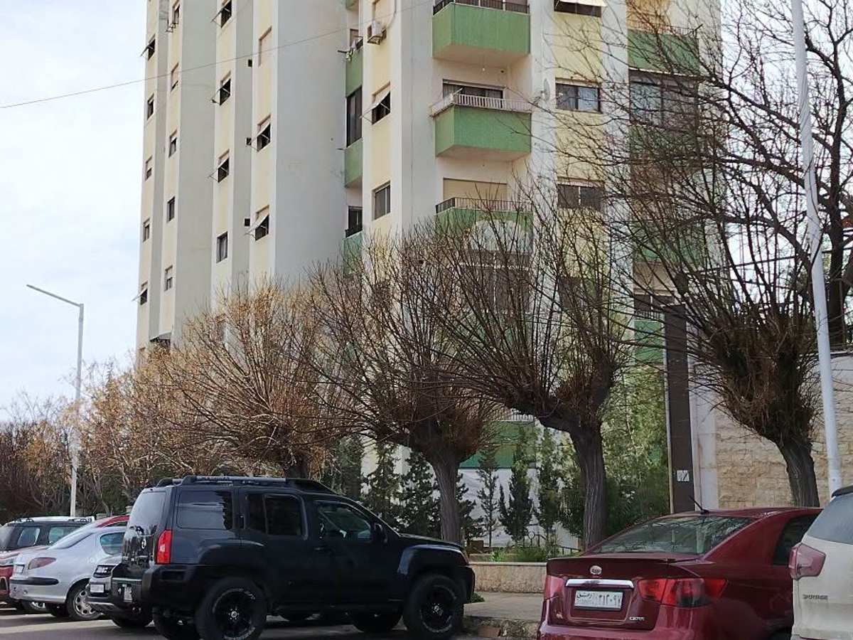 شقة 3 غرف 1 صالات مع فرش للإيجار