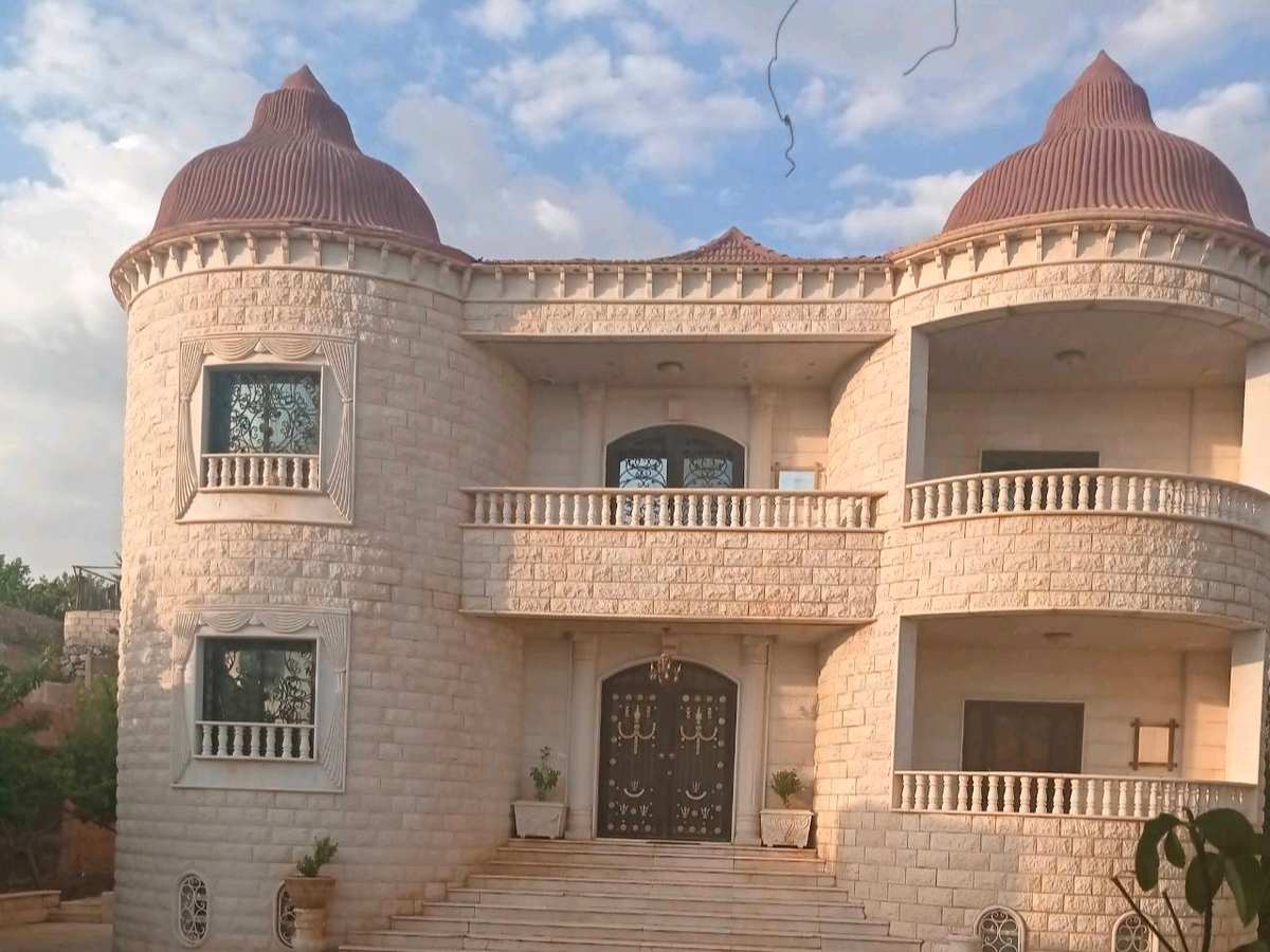 فيلا 11000م² للبيع