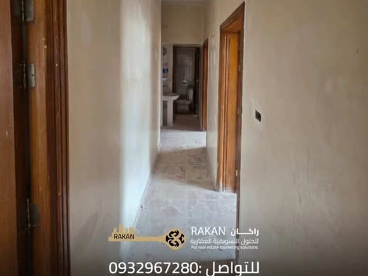 شقة 4 غرف طابق 3 للبيع