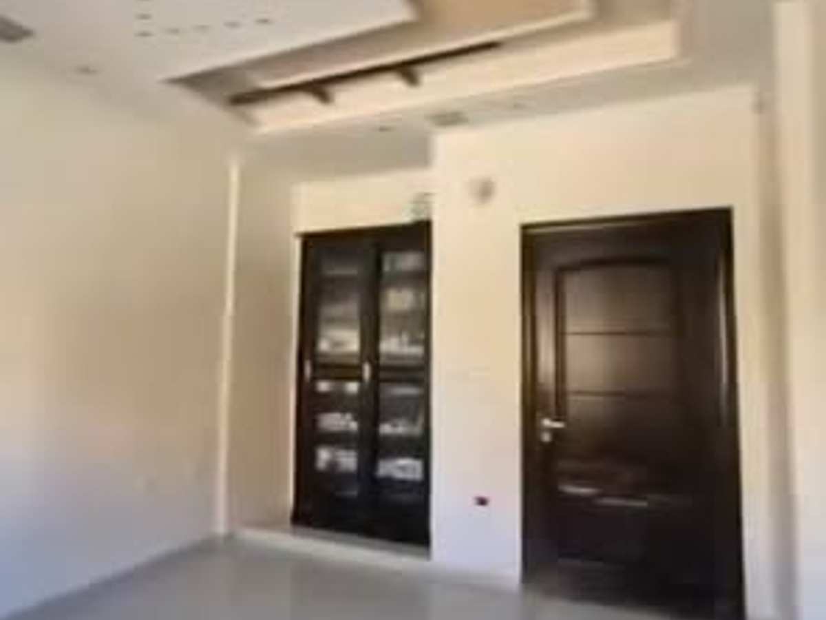 شقة 6 غرف 300م² طابق 1 للبيع