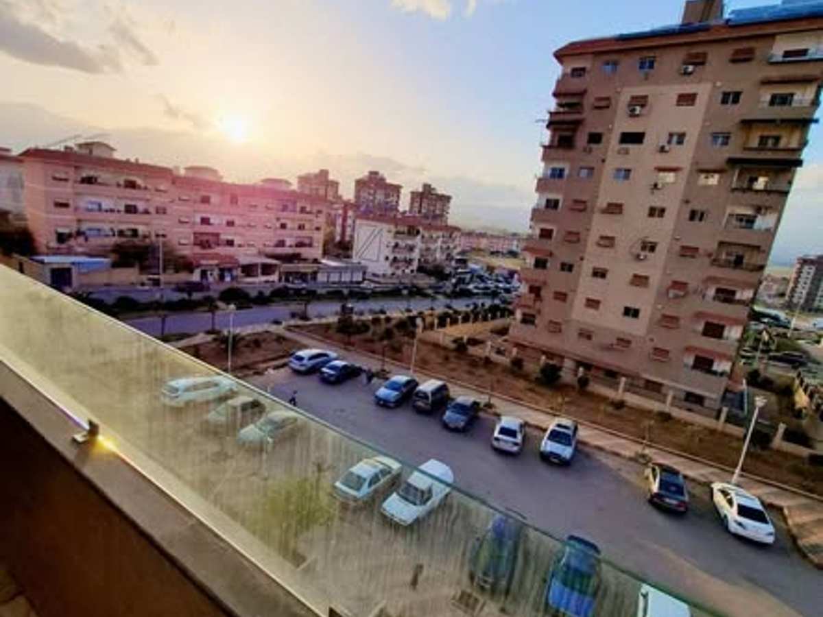 شقة 2 غرف 1 صالات 90م² طابق 3 للبيع