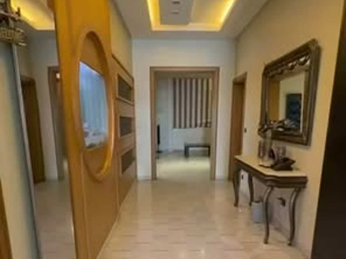 شقة 6 غرف 270م² طابق 3 للبيع