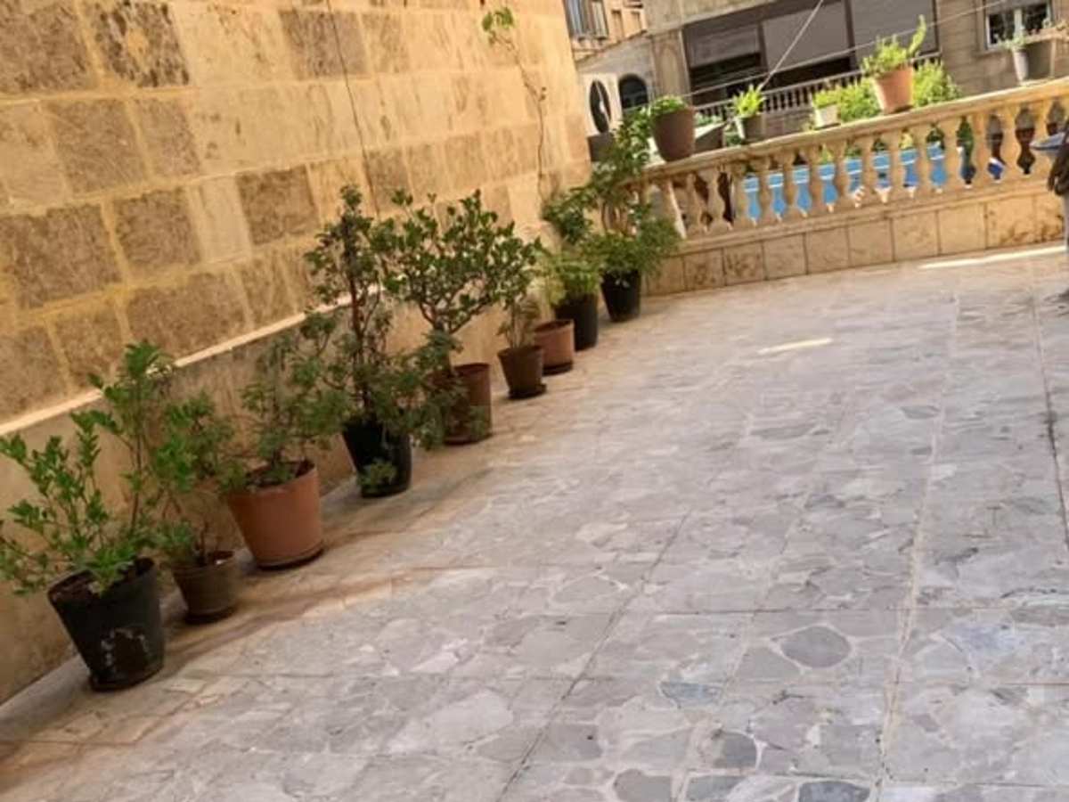 شقة 6 غرف 200م² طابق 1 للبيع