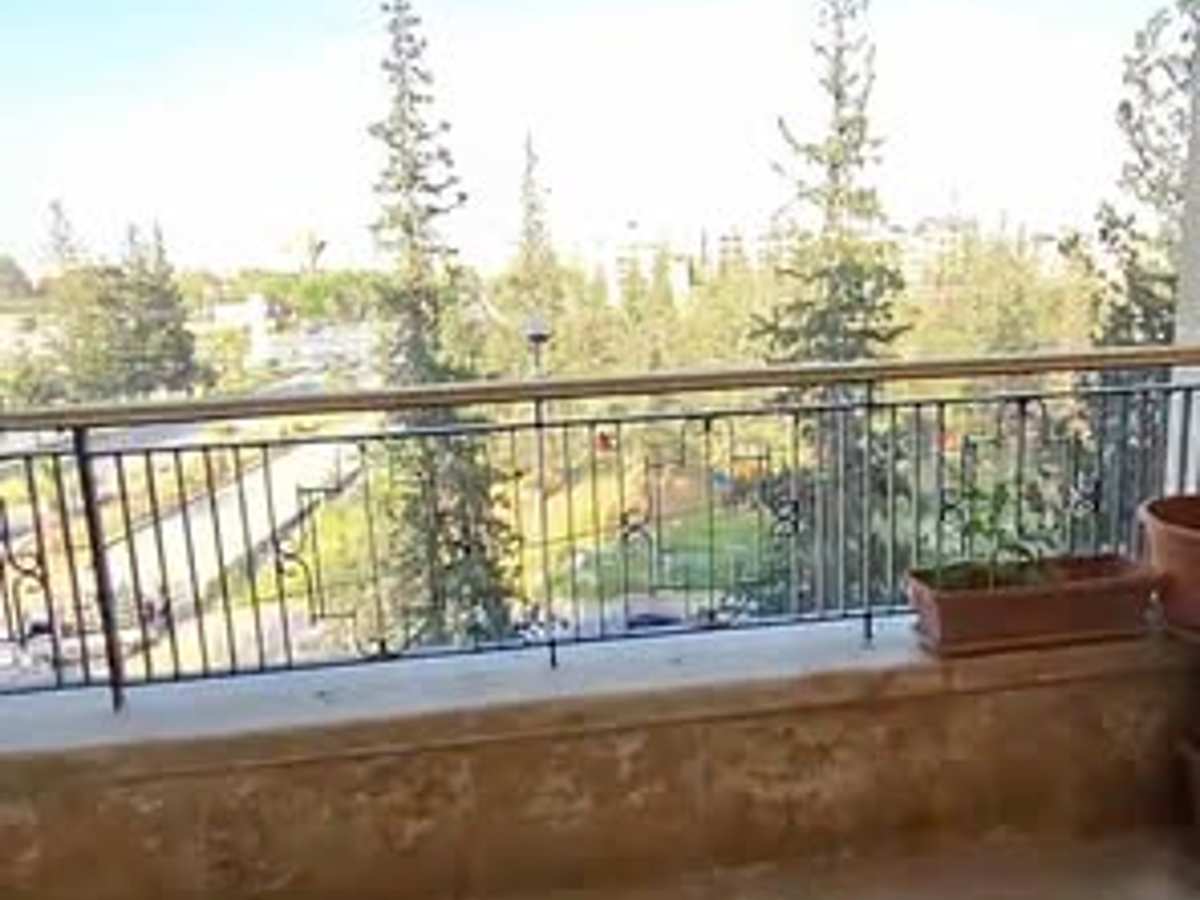 شقة 6 غرف 250م² طابق 3 للبيع