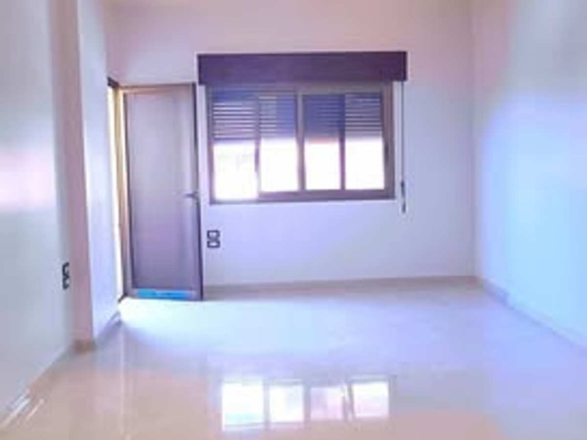 شقة 2 غرف 2 صالات طابق 2 للبيع