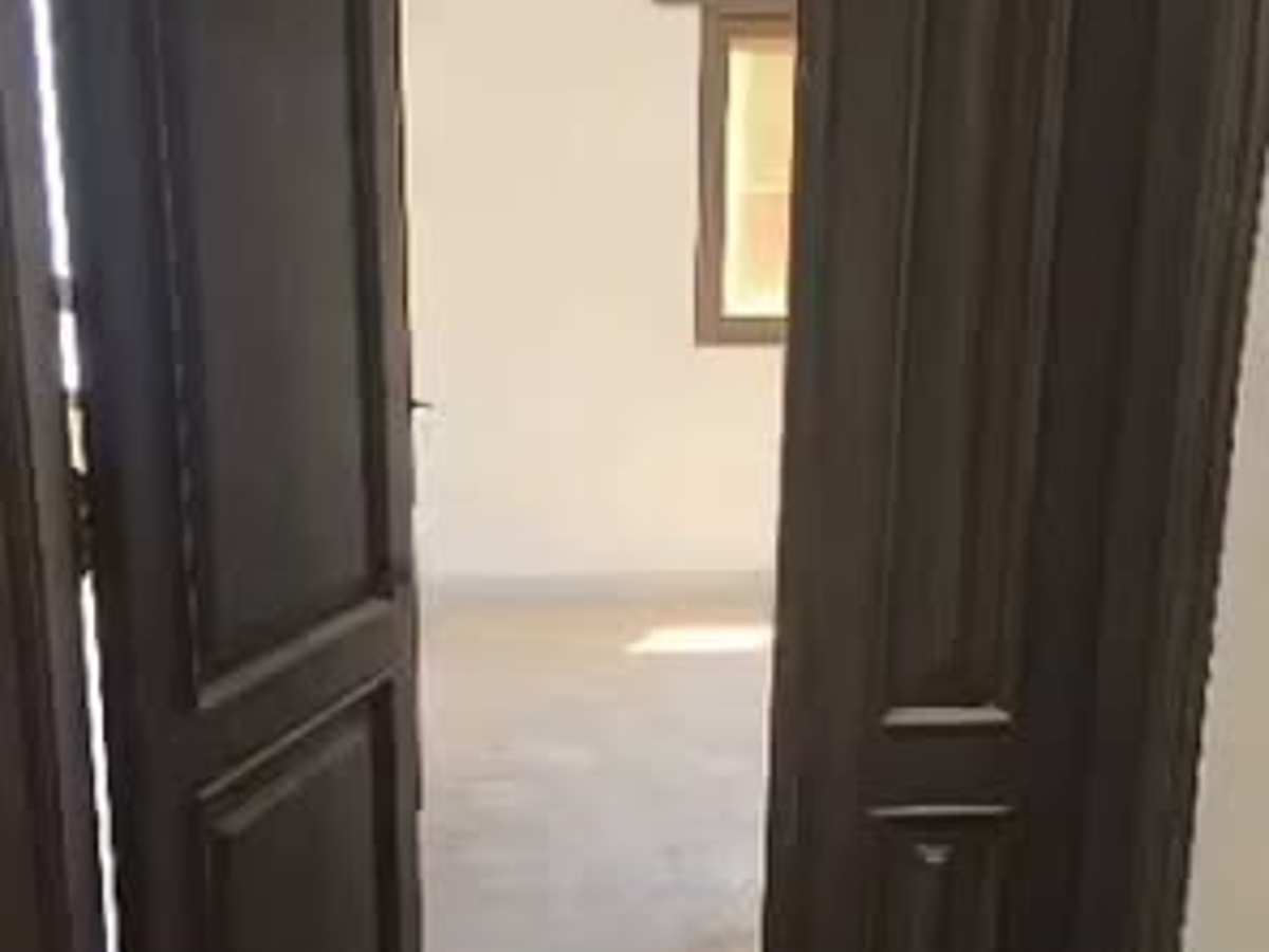 شقة 4 غرف طابق 2 للإيجار