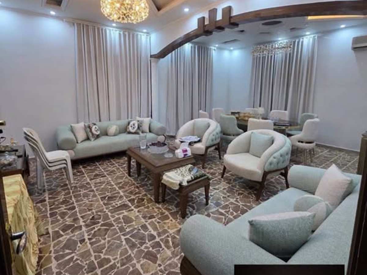 شقة 6 غرف 250م² طابق 2 للبيع
