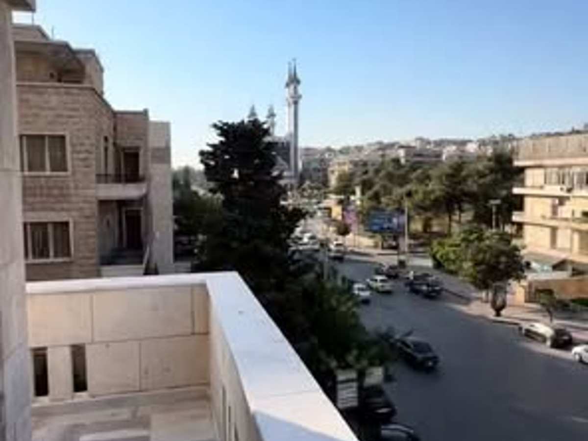 شقة 6 غرف 260م² طابق 3 للبيع
