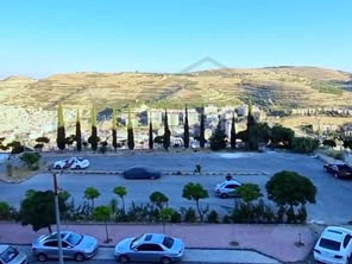 شقة 3 غرف 2 صالات 240م² طابق 3 مع فرش للبيع