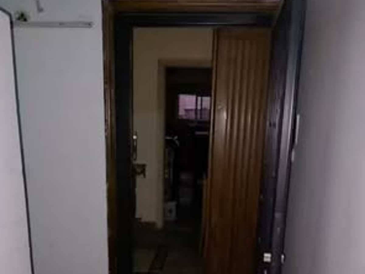 شقة 7 غرف 260م² طابق 1 للبيع