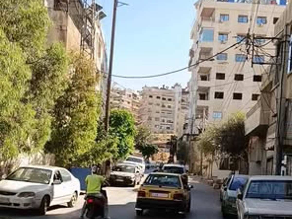 شقة 2 غرف 1 صالات 90م² طابق 2 مع فرش للبيع