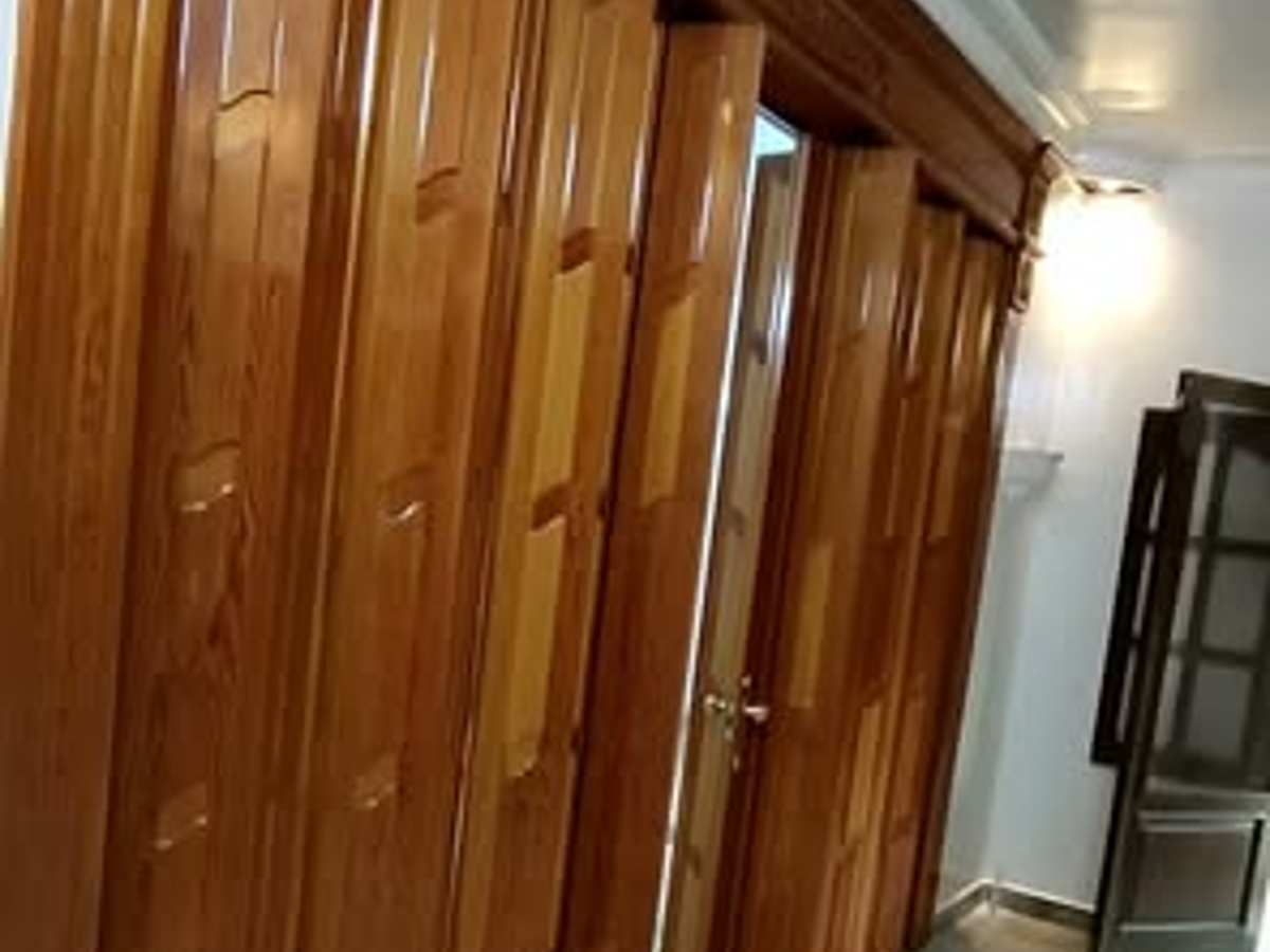 شقة 6 غرف 340م² طابق 1 للإيجار