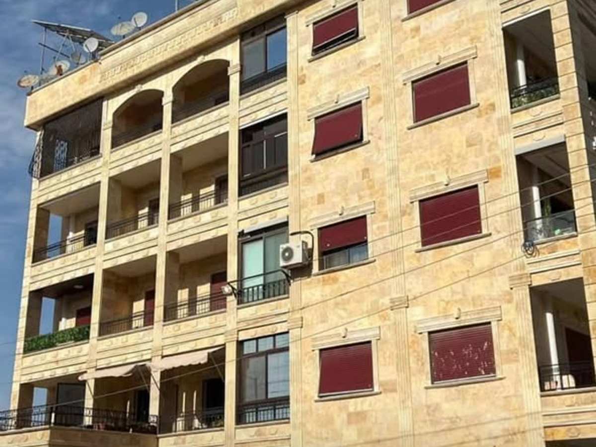 شقة 4 غرف 130م² طابق 3 للبيع