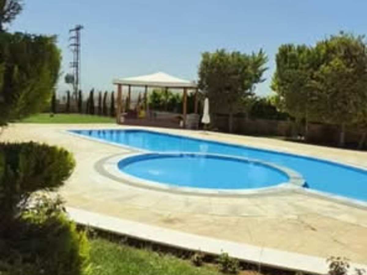 فيلا 5 غرف 4150م² مع فرش للبيع