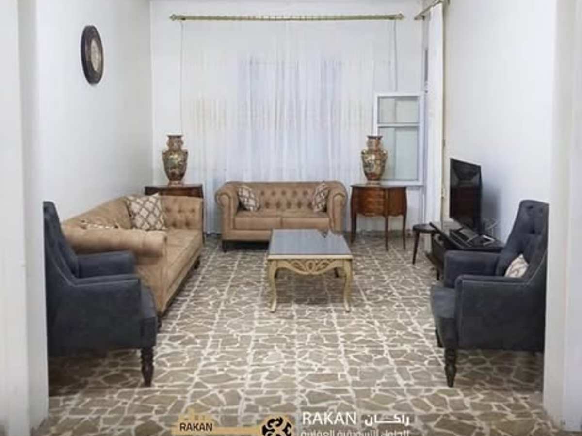 شقة 10 غرف 200م² طابق 3 للبيع