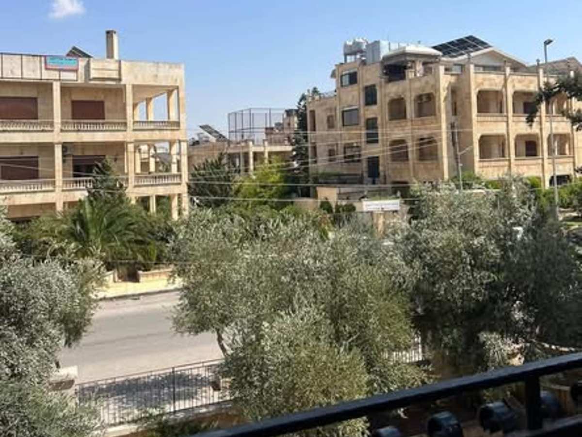شقة 5 غرف طابق 1 للإيجار
