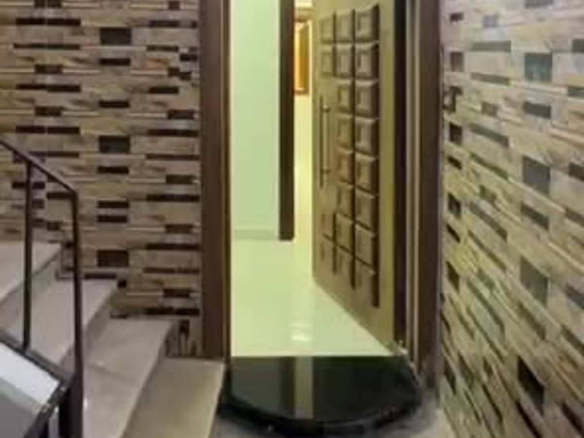شقة 5 غرف 1 صالات طابق 1 للبيع