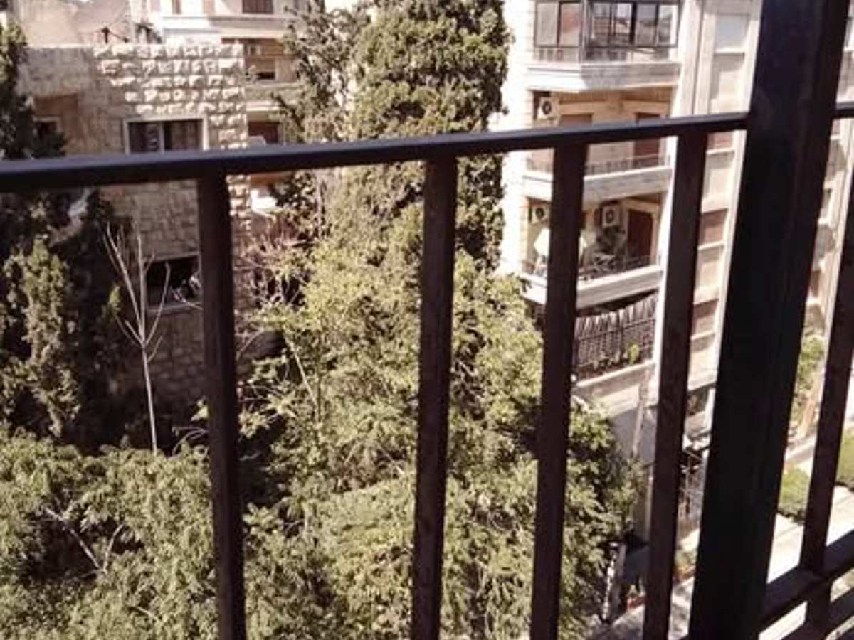شقة 4 غرف 1 صالات طابق 4 للإيجار