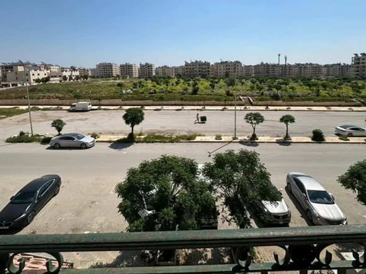 شقة 6 غرف 325م² طابق 2 للإيجار