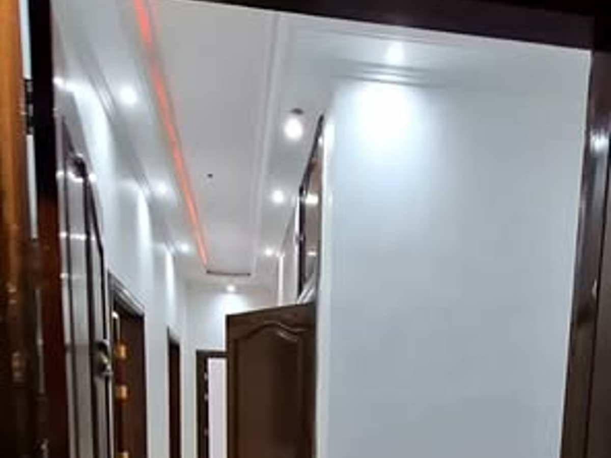 شقة 5 غرف طابق 2 للإيجار