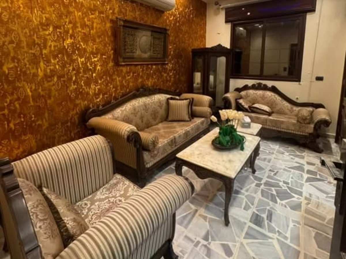 شقة 4 غرف طابق 2 مع فرش للإيجار
