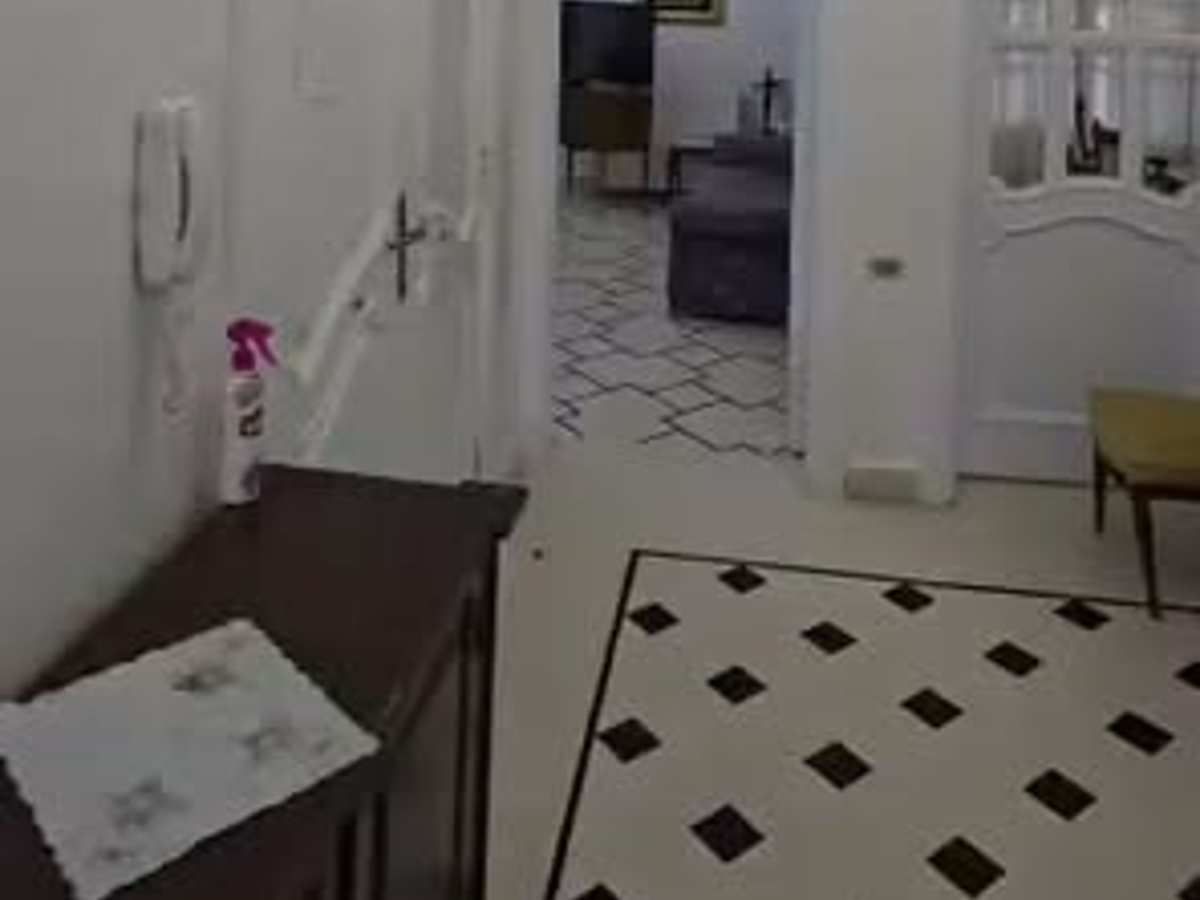 شقة 6 غرف طابق 2 للإيجار