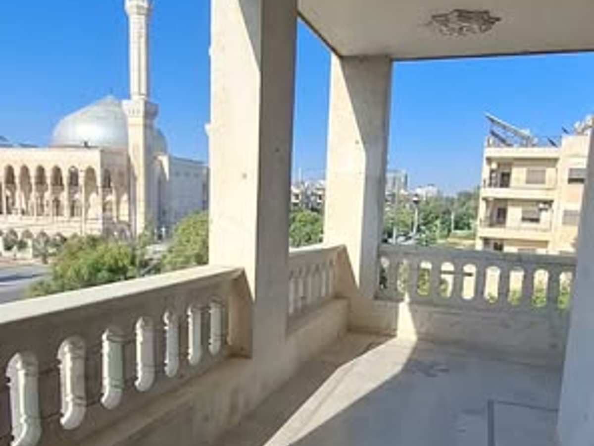 شقة 6 غرف طابق 2 للإيجار
