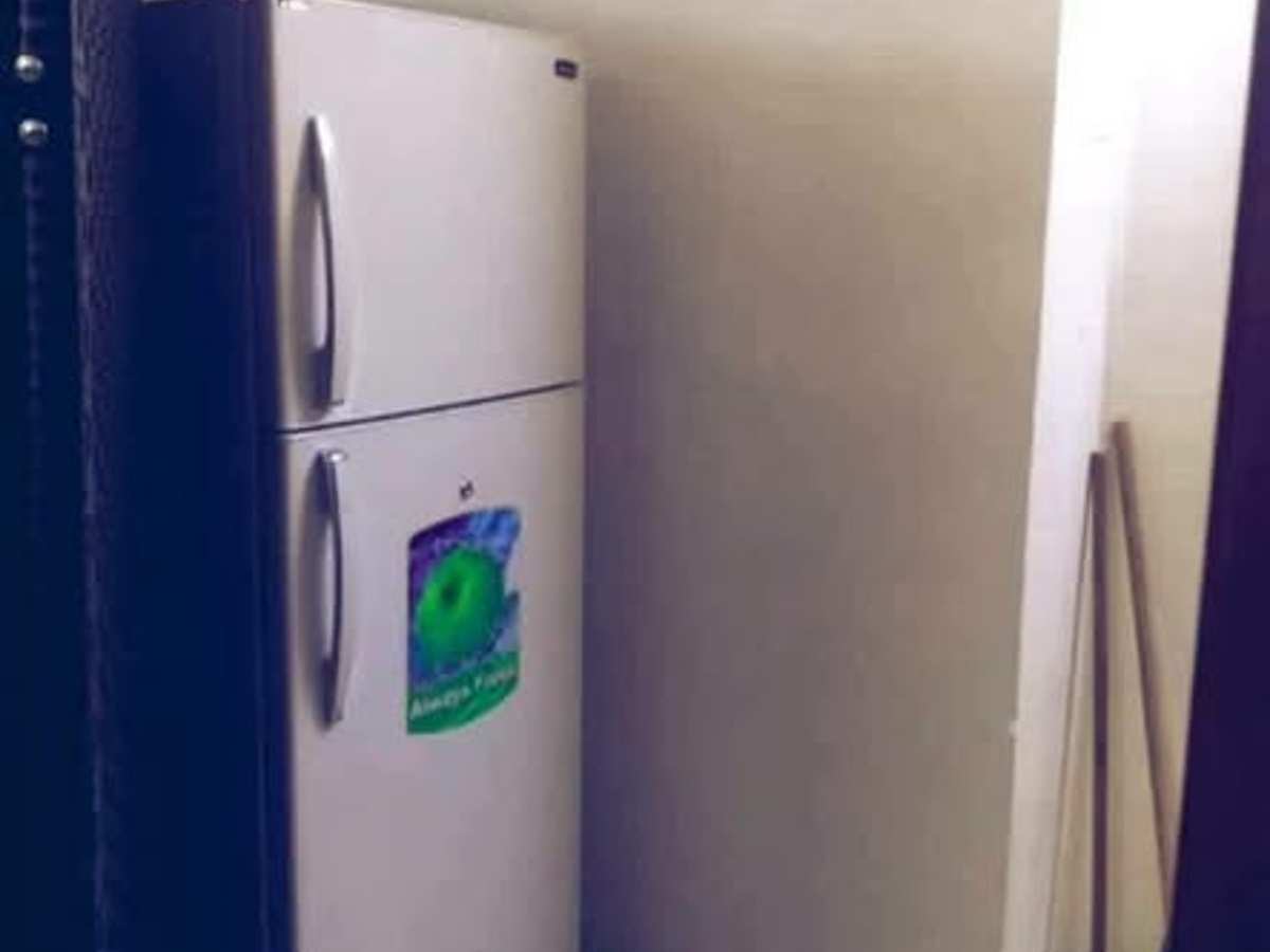 غرفة مع فرش للإيجار